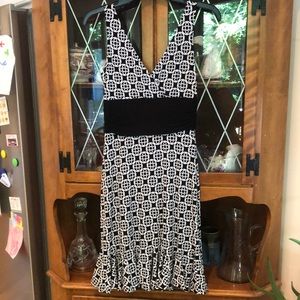 XS White House Black Market black and white stretchy dress